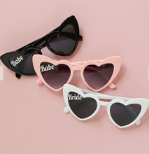 Load image into Gallery viewer, Retro Heart Sunglasses
